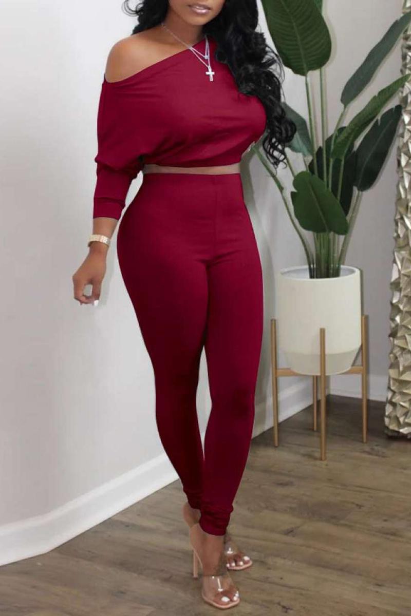 Comfortable Off-shoulder Outfit