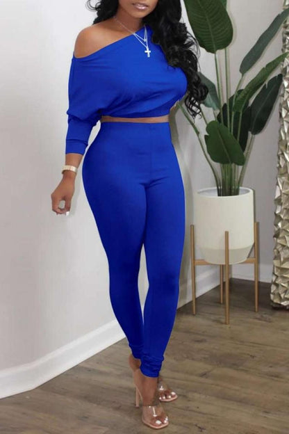 Comfortable Off-shoulder Outfit