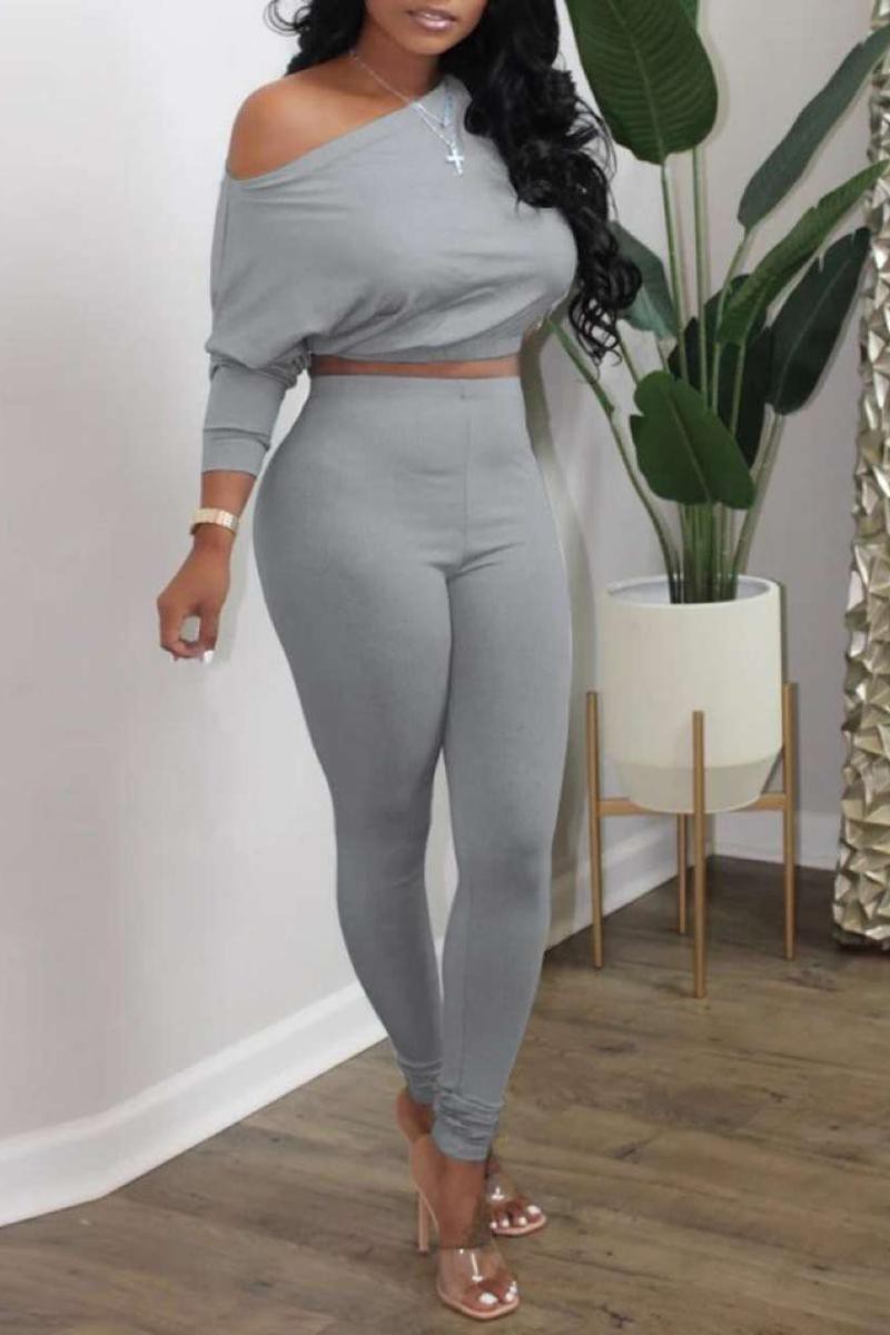 Comfortable Off-shoulder Outfit
