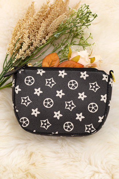 BLACK MINI SHOULDER PURSE.