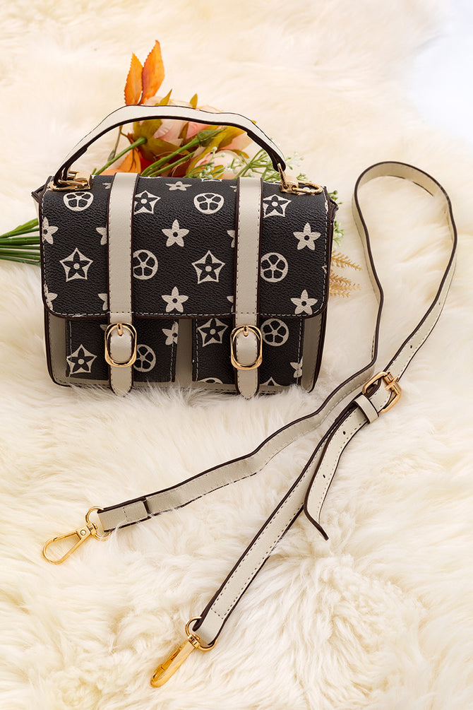 BLACK/TAN DOUBLE POCKET CROSSBODY PURSE.