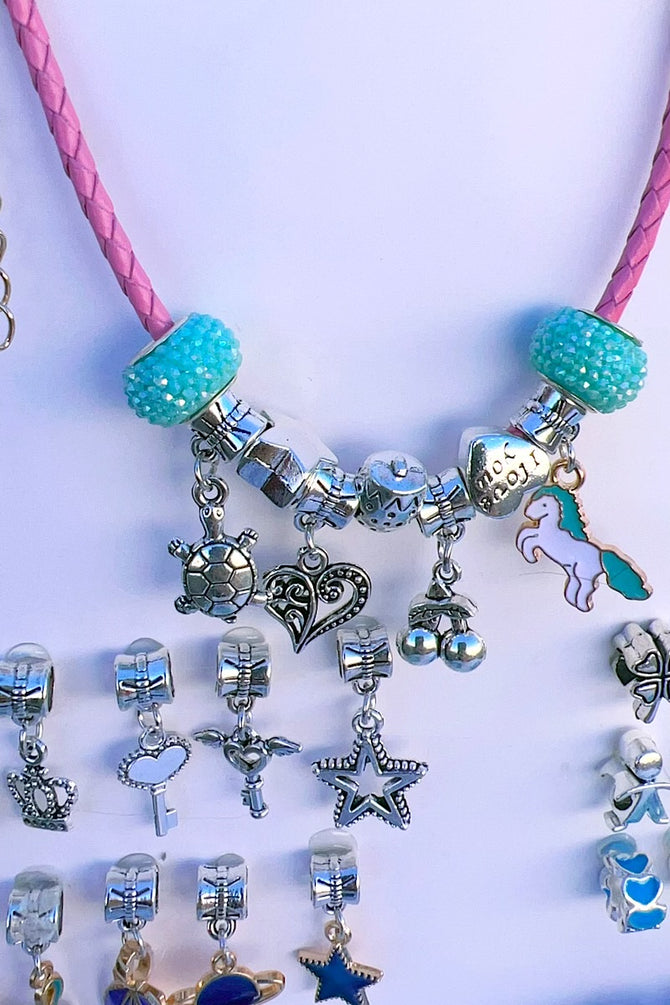 PIECE NECKLACE & CHARM SET