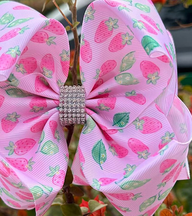 6.5" STRAWBERRY PRINTED DOUBLE LAYER HAIR BOWS. 4PCS