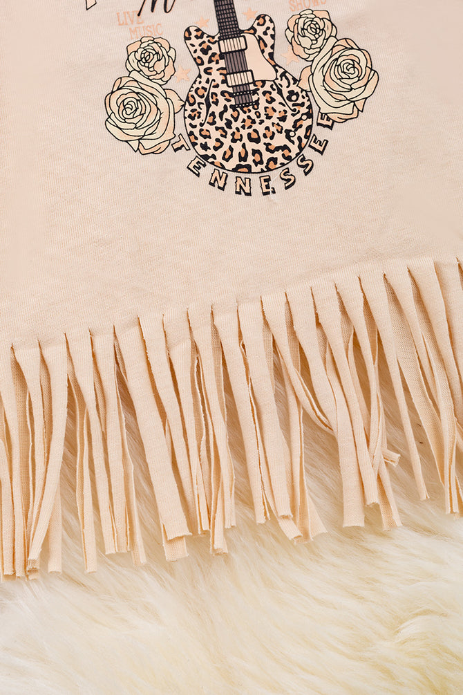 NASHVILLE LIVE MUSIC" IVORY GRAPHIC TEE WITH FRINGE