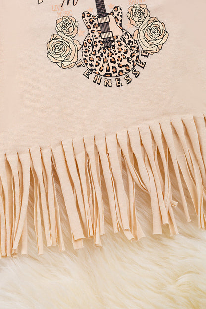 NASHVILLE LIVE MUSIC" IVORY GRAPHIC TEE WITH FRINGE