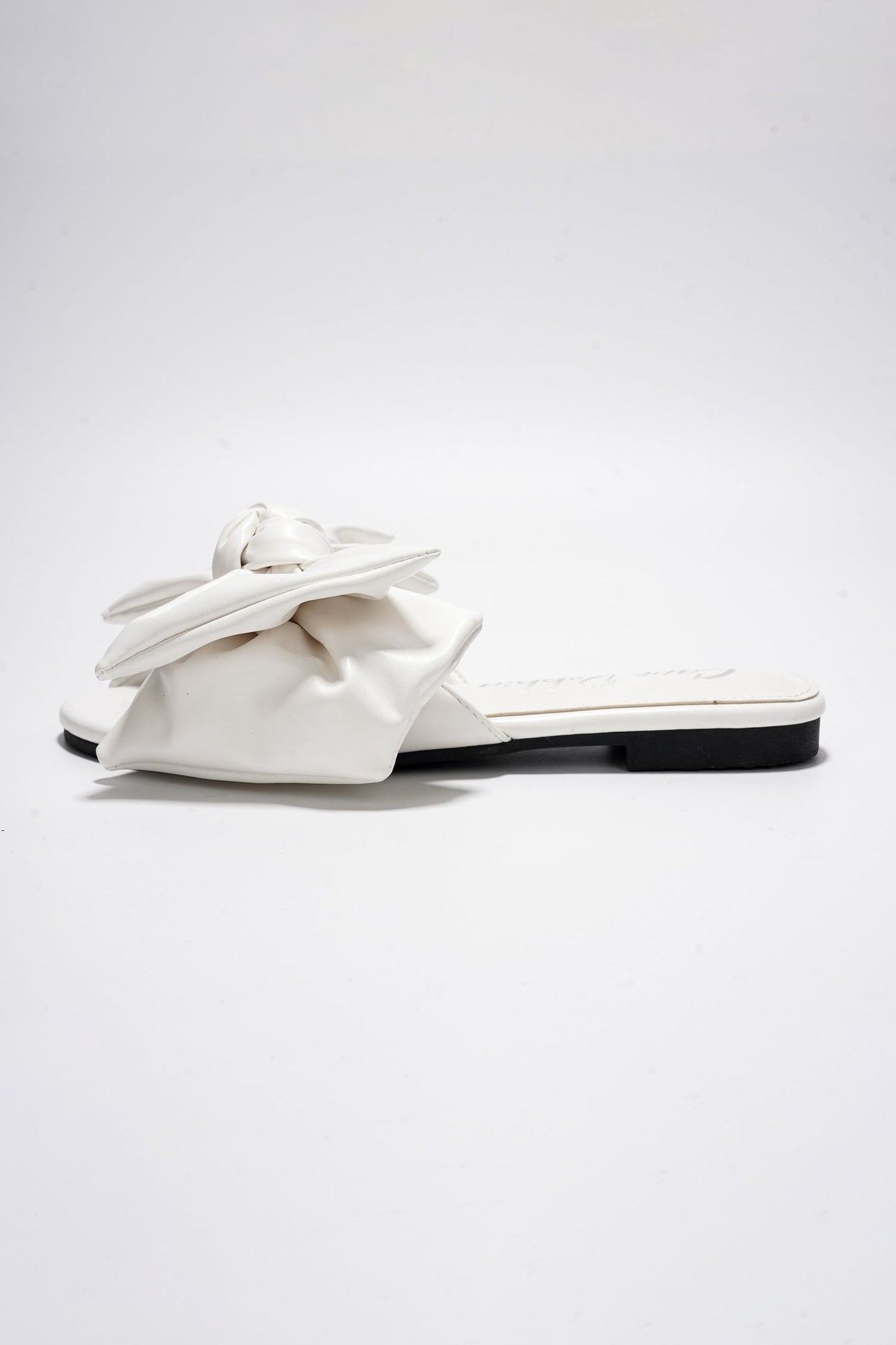 CHRYSLER - WHITE WHITE