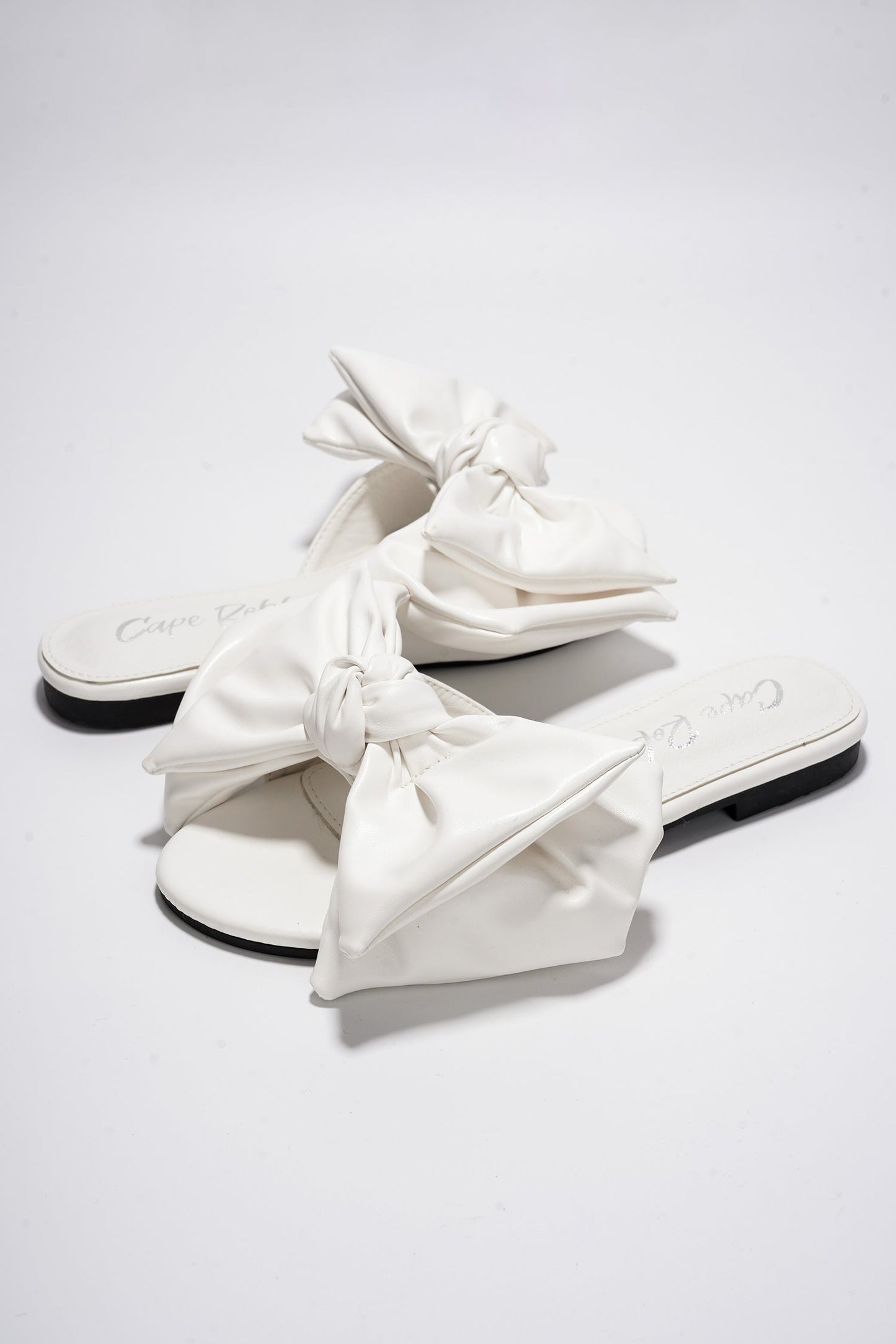 CHRYSLER - WHITE WHITE