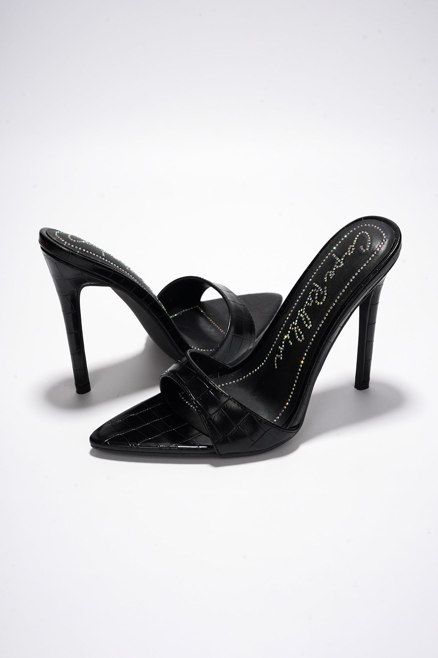 HOLLY - BLACK BLACK