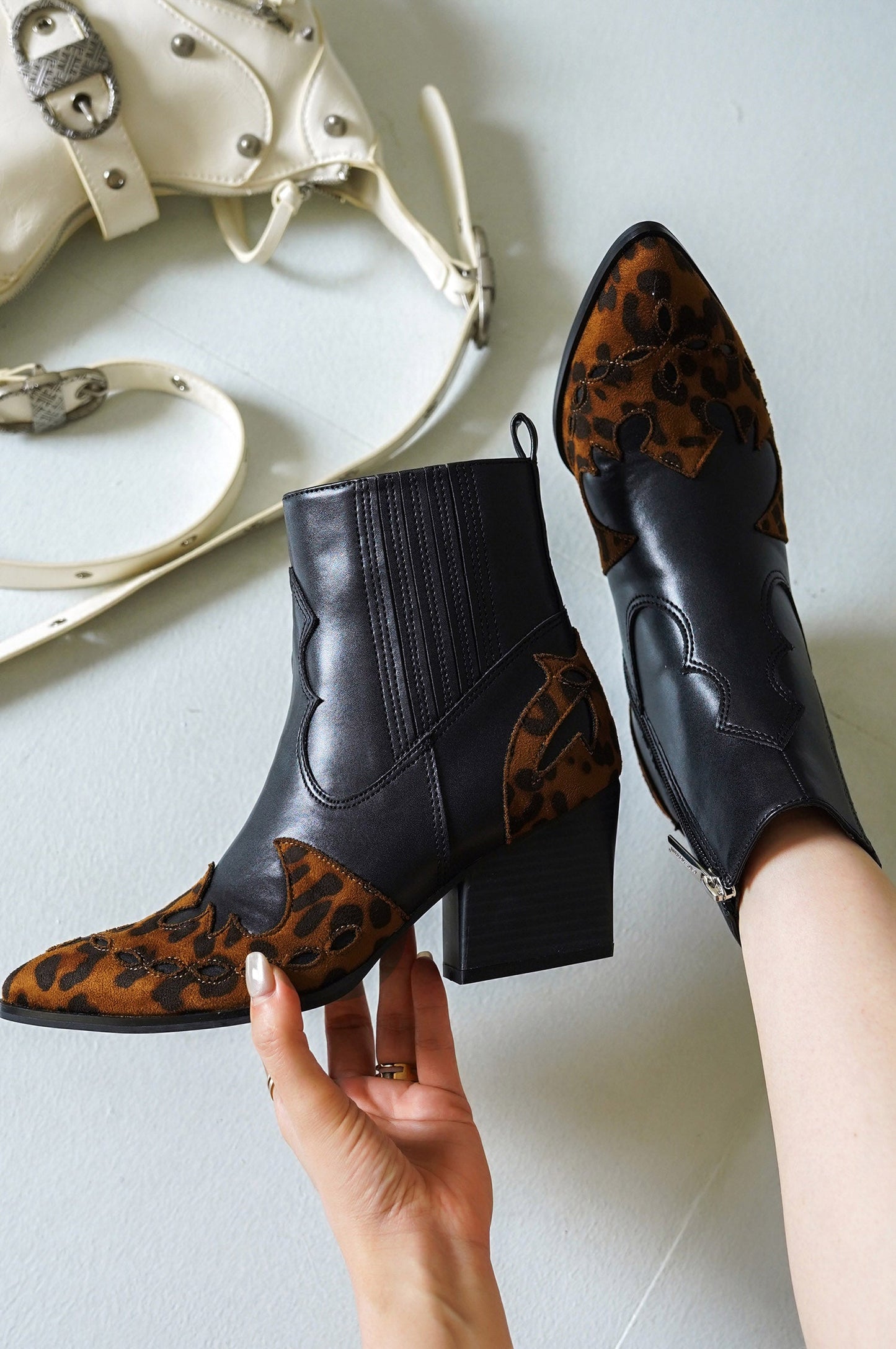 JANESA - BLACK BLACK
