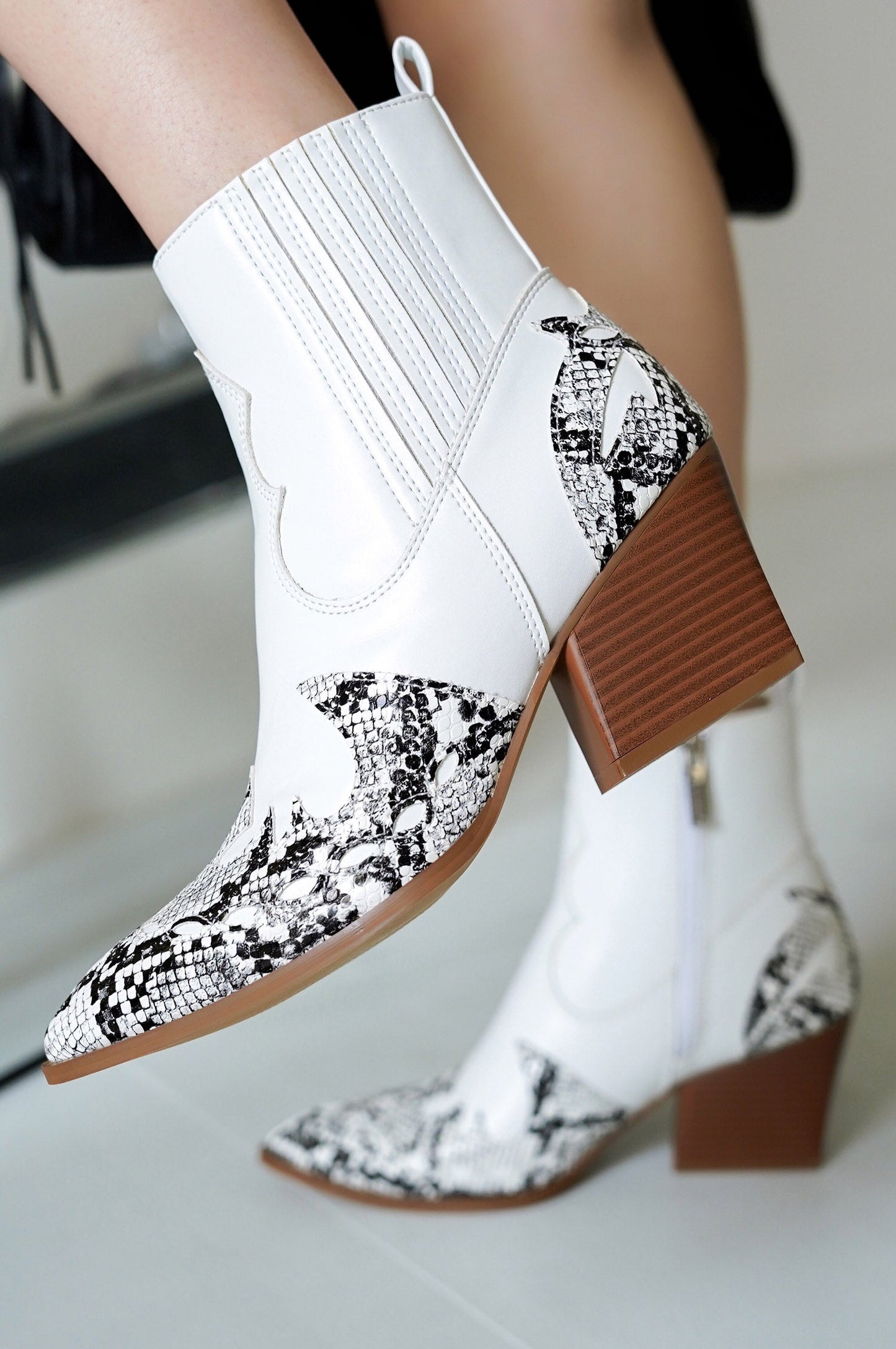 JANESA - WHITE WHITE