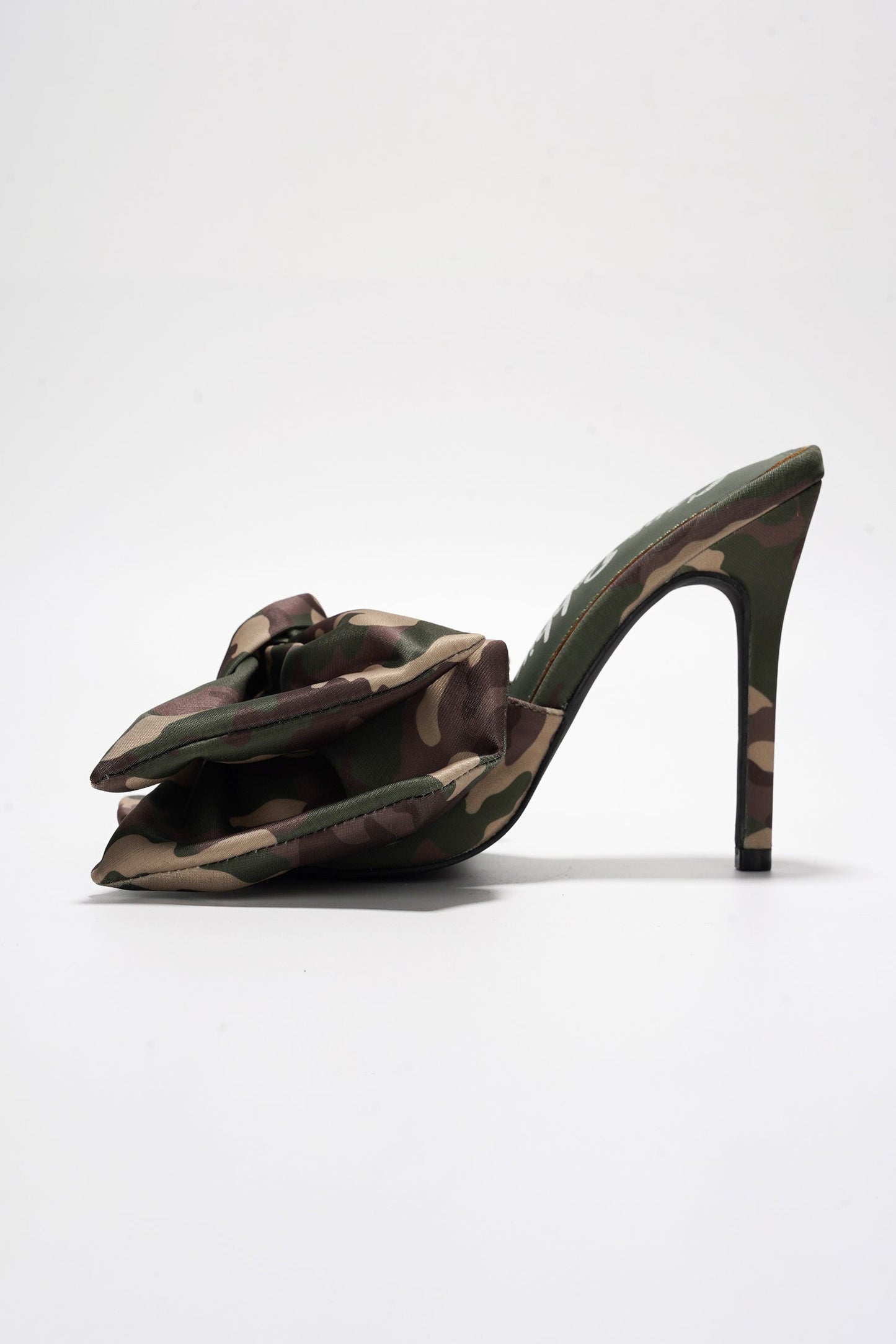 RHIANNA - CAMOUFLAGE CAMOUFLAGE