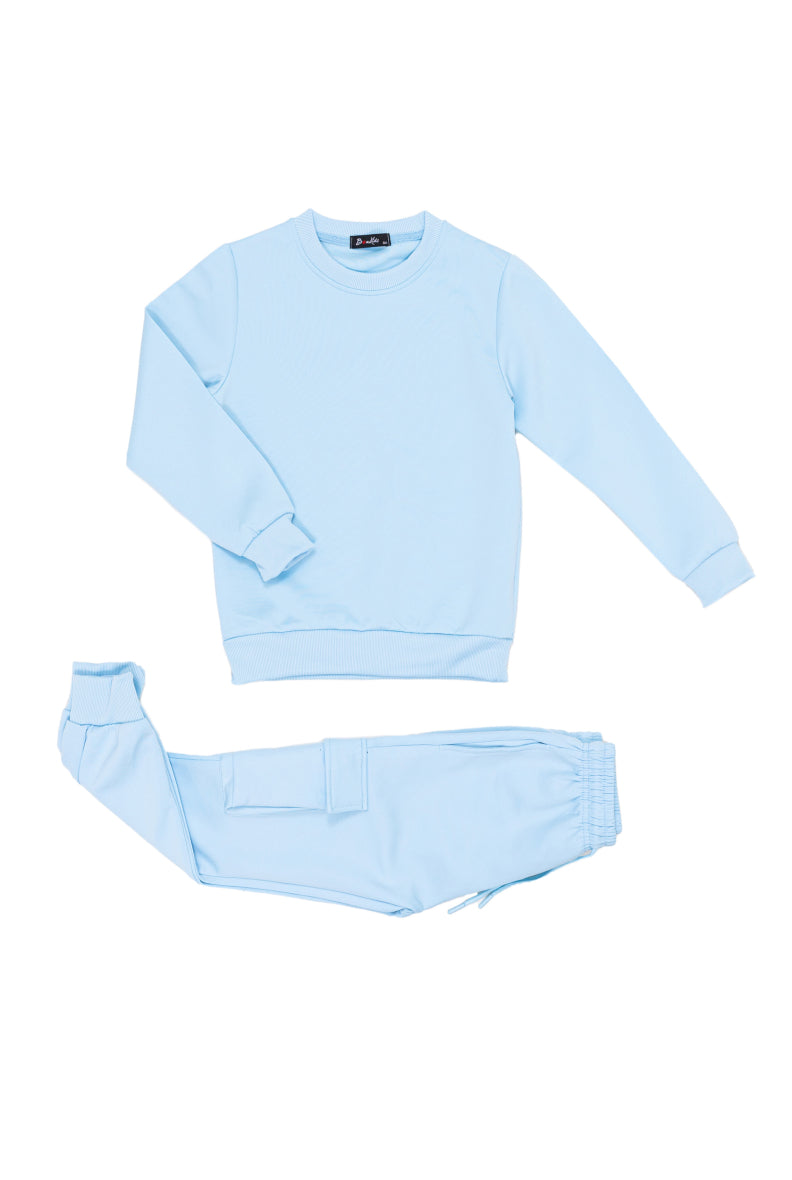 Sweatshirt and cargo pants set