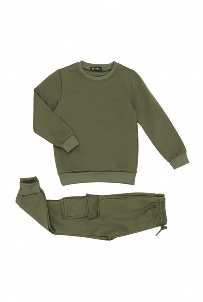 Sweatshirt and cargo pants set