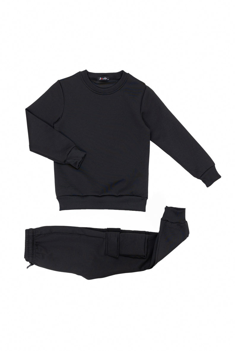 Sweatshirt and cargo pants set