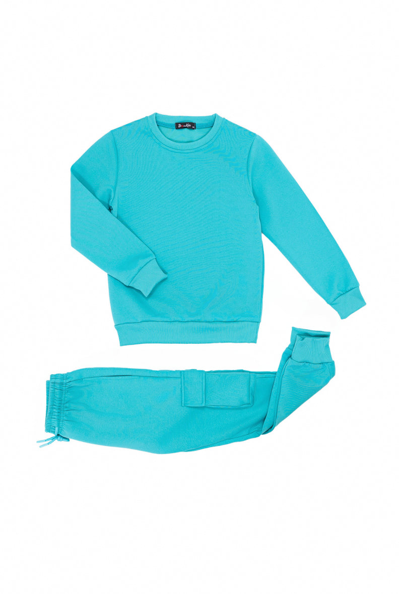 Sweatshirt and cargo pants set